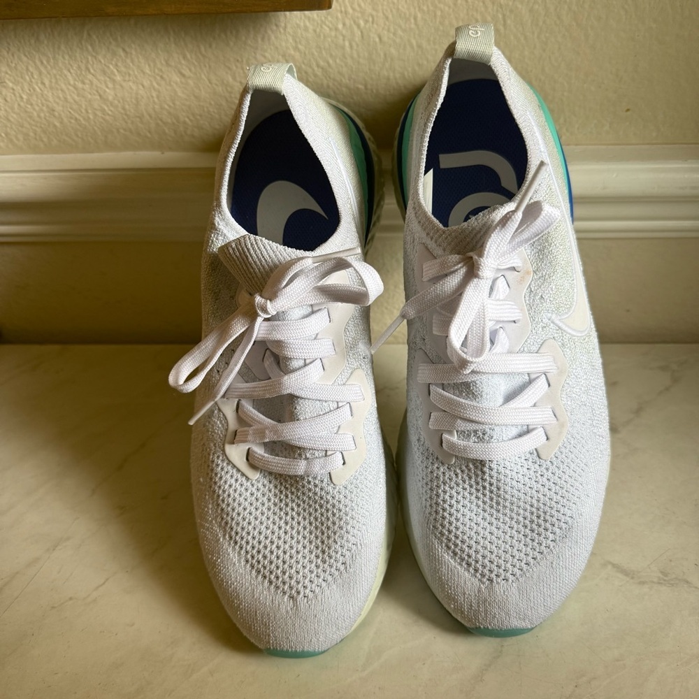 Nike Women’s Epic React Flyknit Sneakers - Picture 3 of 9